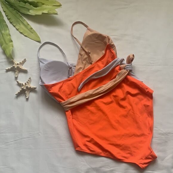 ⭐️TRI Colour Wrap Cut Out Swimsuit⭐️ - Picture 6 of 8